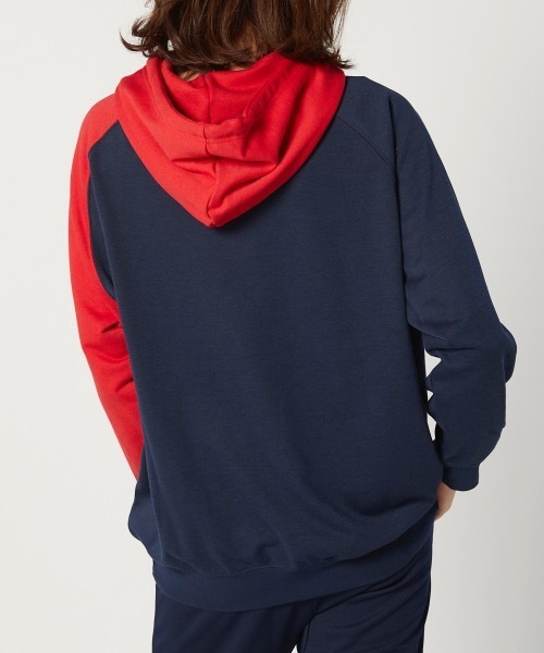 FILA(フィラ)の「【FILA】レディースロゴスウェットパーカー / ワンマイルウェア / ルームウェア(パーカー・レディース・ブラック/ネイビー/ピンク・MEDIUM/LARGE/X-LARGE)」の7枚目の写真