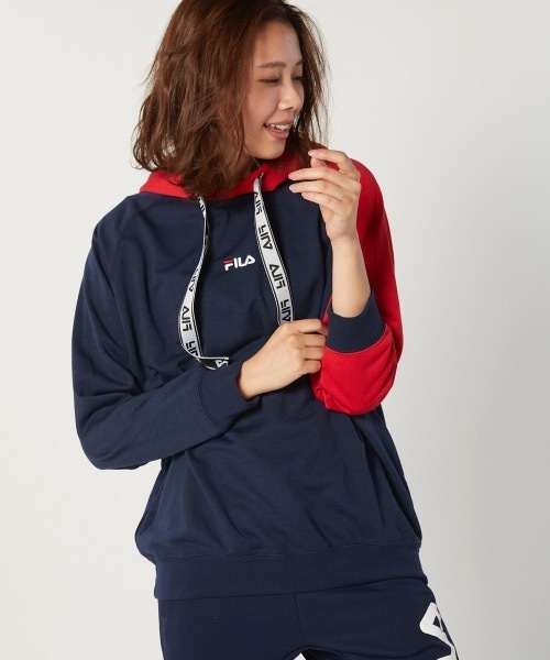 FILA(フィラ)の「【FILA】レディースロゴスウェットパーカー / ワンマイルウェア / ルームウェア(パーカー・レディース・ブラック/ネイビー/ピンク・MEDIUM/LARGE/X-LARGE)」の18枚目の写真