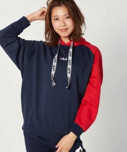 FILA(フィラ)の「【FILA】レディースロゴスウェットパーカー / ワンマイルウェア / ルームウェア(パーカー・レディース・ブラック/ネイビー/ピンク・MEDIUM/LARGE/X-LARGE)」の14枚目の写真