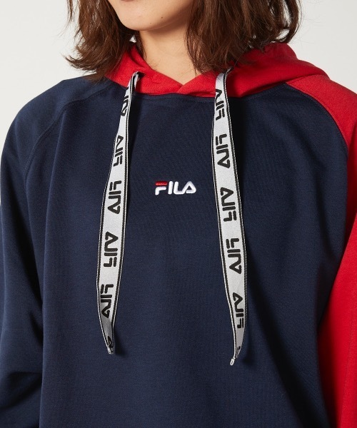 FILA(フィラ)の「【FILA】レディースロゴスウェットパーカー / ワンマイルウェア / ルームウェア(パーカー・レディース・ブラック/ネイビー/ピンク・MEDIUM/LARGE/X-LARGE)」の12枚目の写真