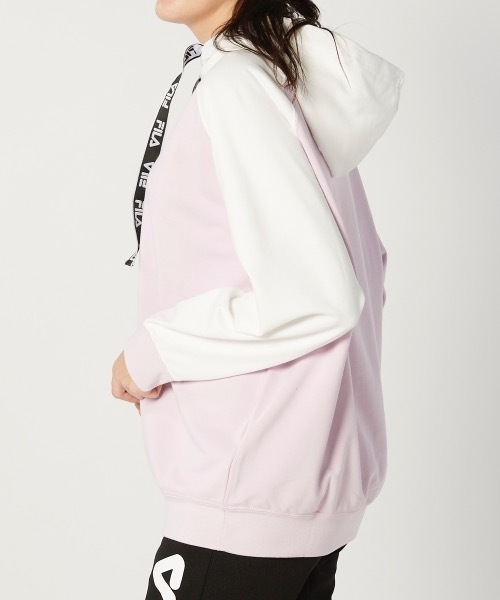 FILA(フィラ)の「【FILA】レディースロゴスウェットパーカー / ワンマイルウェア / ルームウェア(パーカー・レディース・ブラック/ネイビー/ピンク・MEDIUM/LARGE/X-LARGE)」の8枚目の写真
