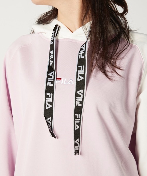 FILA(フィラ)の「【FILA】レディースロゴスウェットパーカー / ワンマイルウェア / ルームウェア(パーカー・レディース・ブラック/ネイビー/ピンク・MEDIUM/LARGE/X-LARGE)」の19枚目の写真