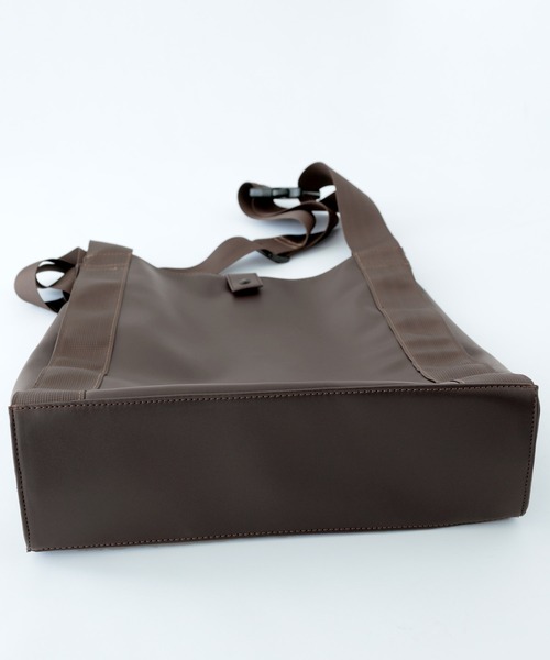 ENDER PRODUCTS（エンダープロダクツ）の「シンセティックレザー テープコンビ2WAYショルダーショッピングバッグ【ENDER PRODUCTS/エンダープロダクツ】（ショルダーバッグ・メンズ・ブラック/ブラウン・FREE）」の14枚目の写真