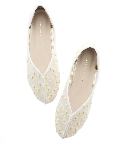 JELLY BEANS（ジェリービーンズ）の「【MORE3月号掲載】フラワー刺繍チャイナシューズ(214-30148)JELLY BEANS(ジェリービーンズ)（パンプス・レディース・ホワイト/キャメル・S/M/L）」の3枚目の写真