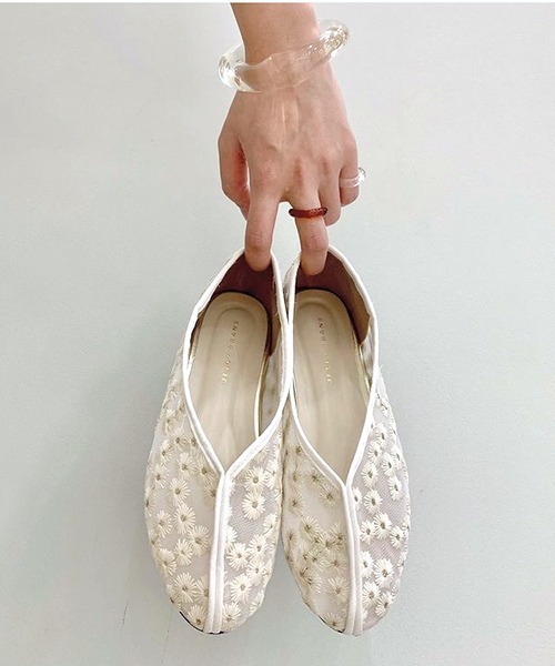 JELLY BEANS（ジェリービーンズ）の「【MORE3月号掲載】フラワー刺繍チャイナシューズ(214-30148)JELLY BEANS(ジェリービーンズ)（パンプス・レディース・ホワイト/キャメル・S/M/L）」の16枚目の写真