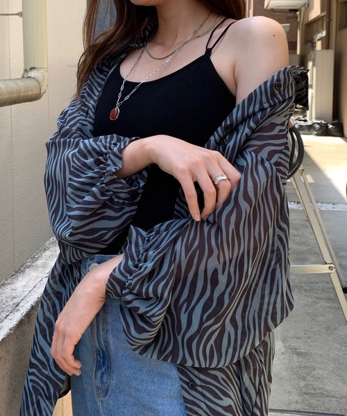 WEGO（ウィゴー）の「WEGO/シアーボリュームスリーブシャツ（シャツ/ブラウス・レディース・ライトグレー/ベージュ/ライム/オレンジ/ブルー/アイボリー/イエロー/アニマル/その他2/マルチ/その他1/ダークグレー/ブラック/ブルー系その他/グリーン系その他/オレンジ系その他・FREE）」の13枚目の写真