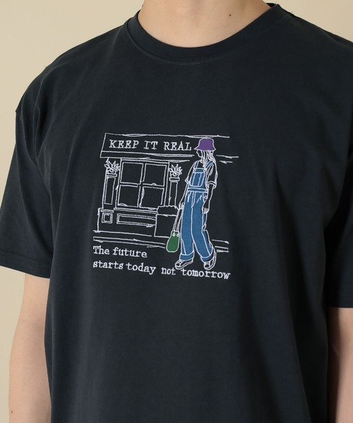 SlashDate(スラッシュデイト)の「SLOW LIFE STILE PRINT T-SHIRT(Tシャツ/カットソー・メンズ・ネイビー/ホワイト系その他/ベージュ/ホワイト/ライトピンク/ブラック・L/M)」の22枚目の写真