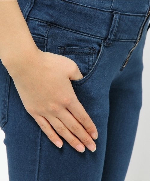 WEGO（ウィゴー）の「WEGO/ZIPハイウエストスキニーパンツ（デニムパンツ・レディース・ホワイト/インディゴブルー/ダークインディゴブルー・LARGE/MEDIUM）」の6枚目の写真