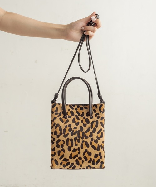 CAPRICIEUX LE'MAGE（カプリシューレマージュ）の「ハラコクロスボディバッグ（ショルダーバッグ・レディース・ブラック/キャメル・ONESIZE）」の7枚目の写真