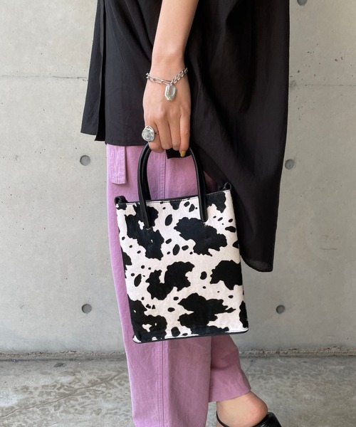 CAPRICIEUX LE'MAGE（カプリシューレマージュ）の「ハラコクロスボディバッグ（ショルダーバッグ・レディース・ブラック/キャメル・ONESIZE）」の9枚目の写真