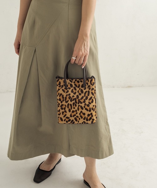 CAPRICIEUX LE'MAGE（カプリシューレマージュ）の「ハラコクロスボディバッグ（ショルダーバッグ・レディース・ブラック/キャメル・ONESIZE）」の8枚目の写真