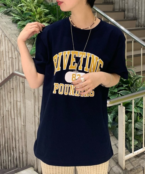 WEGO(ウィゴー)の「WEGO/カレッジロゴプリントTシャツ(Tシャツ/カットソー・レディース・ロイヤルブルー/サックスブルー/ネイビー/ライトイエロー/レッド/オートミール/ダークグリーン・LARGE/SMALL/X-LARGE/MEDIUM)」の4枚目の写真