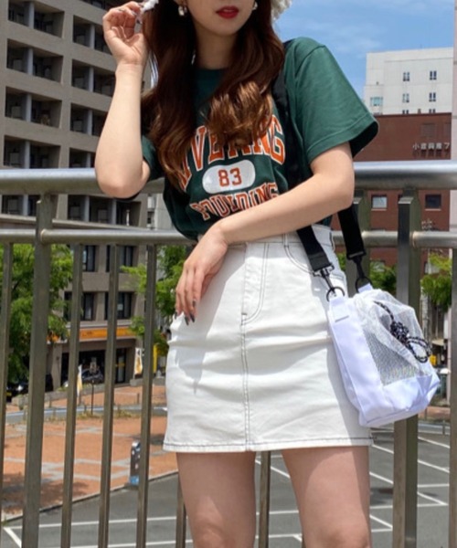 WEGO(ウィゴー)の「WEGO/カレッジロゴプリントTシャツ(Tシャツ/カットソー・レディース・ロイヤルブルー/サックスブルー/ネイビー/ライトイエロー/レッド/オートミール/ダークグリーン・LARGE/SMALL/X-LARGE/MEDIUM)」の3枚目の写真