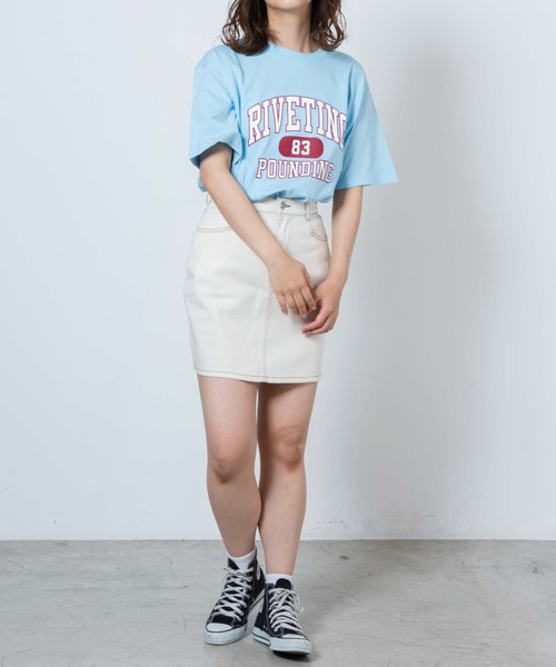 WEGO(ウィゴー)の「WEGO/カレッジロゴプリントTシャツ(Tシャツ/カットソー・レディース・ロイヤルブルー/サックスブルー/ネイビー/ライトイエロー/レッド/オートミール/ダークグリーン・LARGE/SMALL/X-LARGE/MEDIUM)」の22枚目の写真