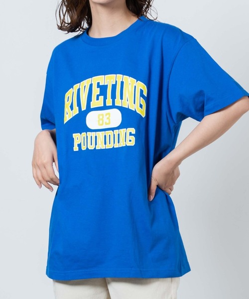 WEGO(ウィゴー)の「WEGO/カレッジロゴプリントTシャツ(Tシャツ/カットソー・レディース・ロイヤルブルー/サックスブルー/ネイビー/ライトイエロー/レッド/オートミール/ダークグリーン・LARGE/SMALL/X-LARGE/MEDIUM)」の13枚目の写真