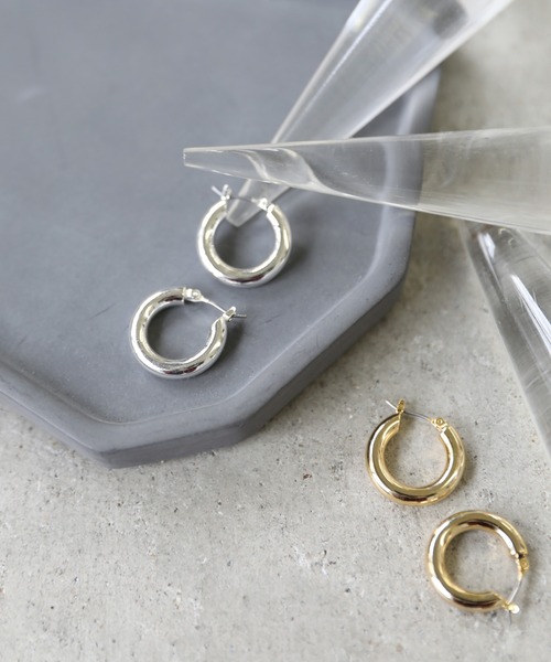 select MOCA（セレクトモカ）の「シンプルフープピアス（ピアス（両耳用）・レディース・シルバー/ゴールド・FREE）」の8枚目の写真