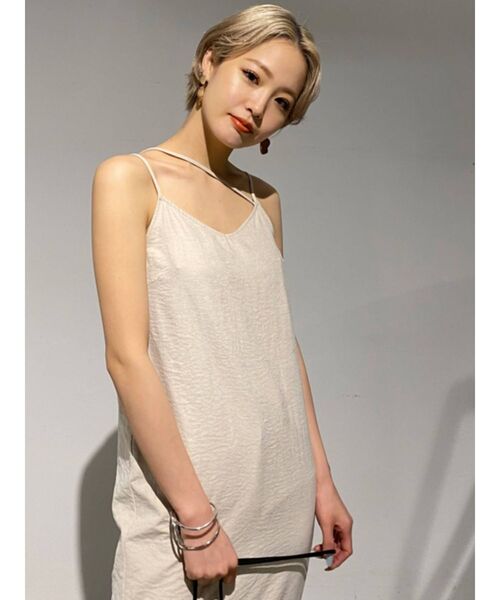 EMODA（エモダ）の「ダブルストラップロングキャミワンピース（ワンピース・レディース・ブラック/マスタード/アイボリー・FREE）」の19枚目の写真