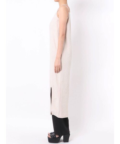 EMODA（エモダ）の「ダブルストラップロングキャミワンピース（ワンピース・レディース・ブラック/マスタード/アイボリー・FREE）」の4枚目の写真