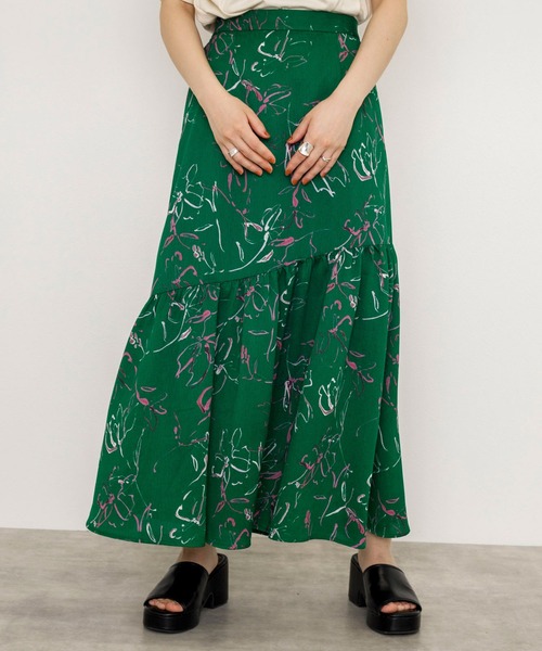 w closet(ダブルクローゼット)の「アシメ切替プリントロングスカート(スカート・レディース・グリーン/ブラック・FREE)」の1枚目の写真