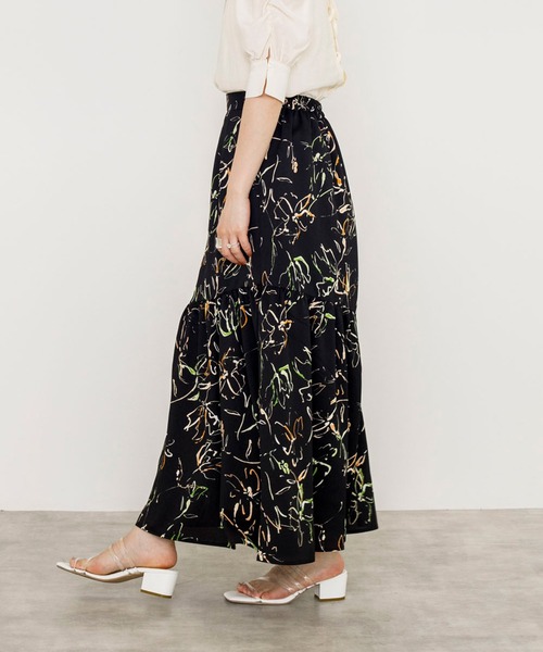 w closet(ダブルクローゼット)の「アシメ切替プリントロングスカート(スカート・レディース・グリーン/ブラック・FREE)」の4枚目の写真