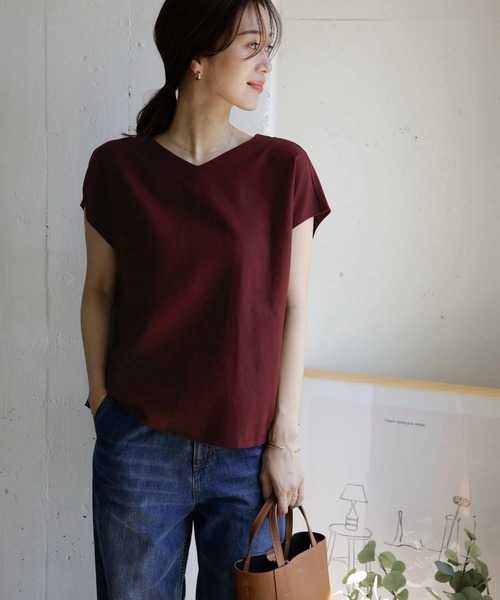 URBAN RESEARCH DOORS（アーバンリサーチドアーズ）の「バックプリーツ切替Vネックブラウス（シャツ/ブラウス・レディース・ボルドー/モカ/グレー・ONE）」の4枚目の写真