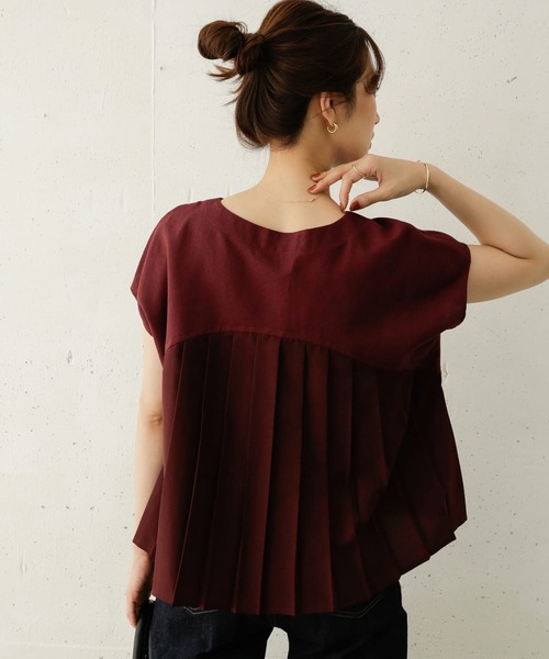 URBAN RESEARCH DOORS（アーバンリサーチドアーズ）の「バックプリーツ切替Vネックブラウス（シャツ/ブラウス・レディース・ボルドー/モカ/グレー・ONE）」の9枚目の写真