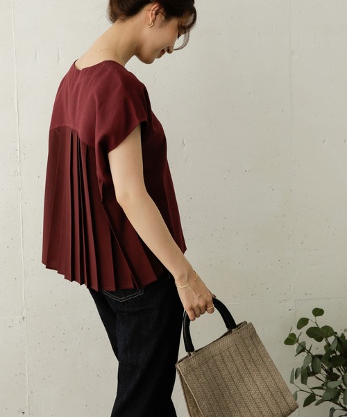 URBAN RESEARCH DOORS（アーバンリサーチドアーズ）の「バックプリーツ切替Vネックブラウス（シャツ/ブラウス・レディース・ボルドー/モカ/グレー・ONE）」の11枚目の写真