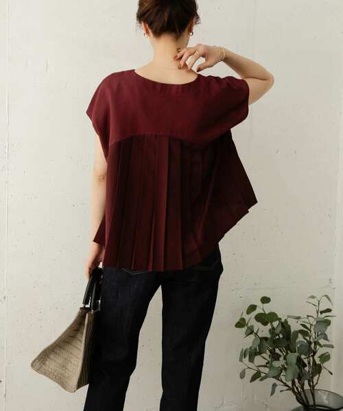 URBAN RESEARCH DOORS（アーバンリサーチドアーズ）の「バックプリーツ切替Vネックブラウス（シャツ/ブラウス・レディース・ボルドー/モカ/グレー・ONE）」の15枚目の写真