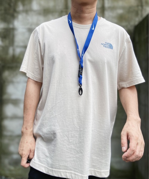 NIKE(ナイキ)の「NIKE ナイキ / プレミアムランヤード ストラップ(ネックレス・メンズ・ブルー/ホワイト/ブラック/レッド・FREE)」の15枚目の写真