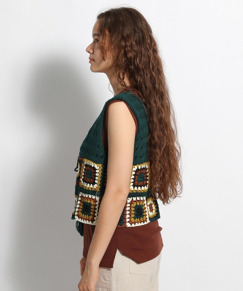 niko and...（ニコアンド）の「前後2WAYクロシェ編みカラーベスト（ベスト・レディース・ブラック/オフホワイト/グリーン・FREE）」の15枚目の写真