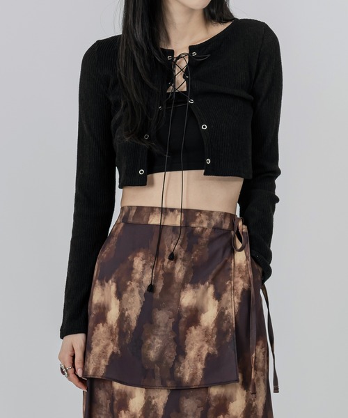 FOLLOWIN(フォロウィン)の「レースアップスリムニットカーディガン(カーディガン/ボレロ・レディース・ブラック/アイボリー・FREE)」の11枚目の写真