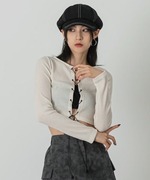 FOLLOWIN(フォロウィン)の「レースアップスリムニットカーディガン(カーディガン/ボレロ・レディース・ブラック/アイボリー・FREE)」の21枚目の写真