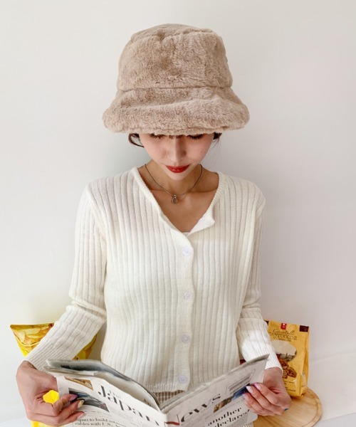 at12:03(アットイチニーゼロサン)の「ファーバケットハット(ハット・レディース・グレイッシュベージュ/アイボリー/ブラック/キャメル・FREE)」の3枚目の写真