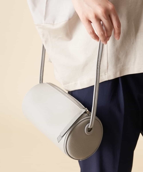 OFUON le MK（オフオンルエムケー）の「カウレザーシリンダーショルダー（ショルダーバッグ・レディース・グレー/ライトブルー・38）」の20枚目の写真