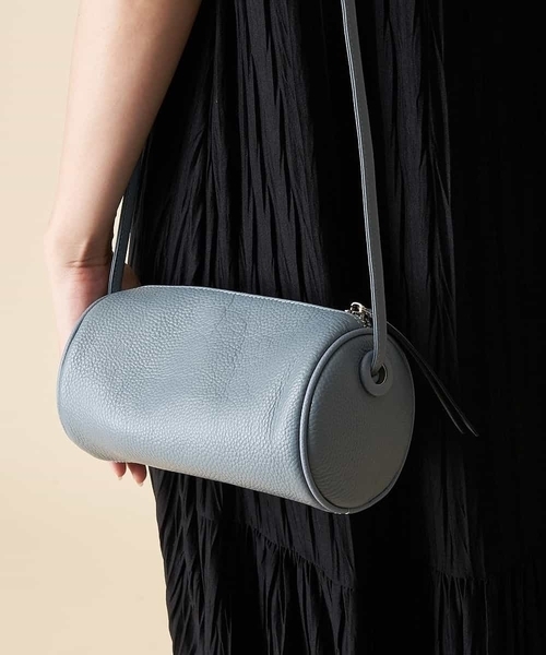 OFUON le MK（オフオンルエムケー）の「カウレザーシリンダーショルダー（ショルダーバッグ・レディース・グレー/ライトブルー・38）」の12枚目の写真
