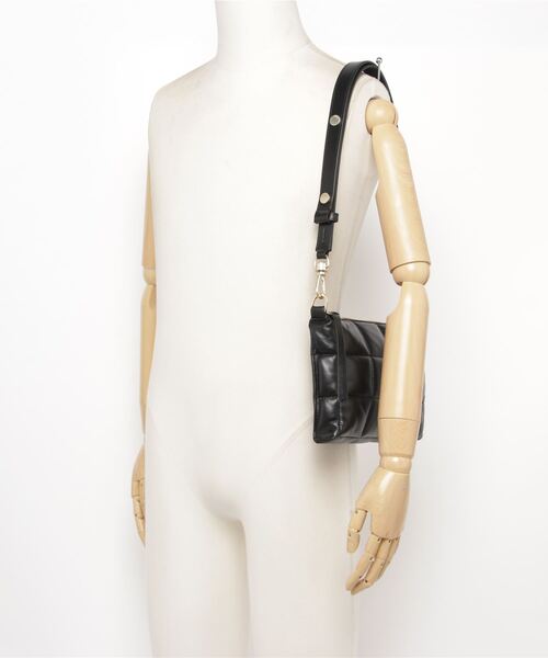 ALLSAINTS（オールセインツ）の「EVE QUILT CROSSBODY | EVE QUILT クロスボディ（ショルダーバッグ・レディース・ブラック・ONE SIZE）」の4枚目の写真