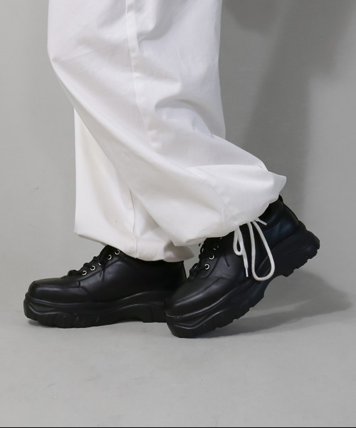 SPINNS（スピンズ）の「フェイクレザー ハイソールダッドスニーカー（スニーカー・メンズ・ブラック・26cm/27cm）」の15枚目の写真