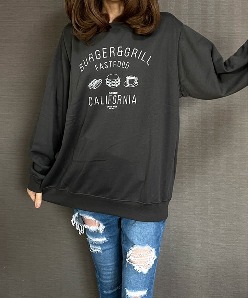 GGD（ジージーディー）の「あったか裏起毛プリントロゴトレーナー（スウェット・レディース・ブラック系1/ネイビー系/ブラック/レッド/グレー/グリーン系1/ネイビー/グレー系/ブラック系/グレー系1/ブラック系2/ブルー系/グリーン/グリーン系/ホワイト/ブルー/ブラック系3/レッド系/ブルー系1/ブルー系2/グレー系3/ブラック系4/グレー系2/グリーン系2/ブルー系5/レッド系1/レッド系2/ブルー系3/ブルー系4/グリーン系3/ブラック系5/ブラック系6/ブラック系7/グレー系4/グレー系5/グレー系6・L/LL/M）」の4枚目の写真