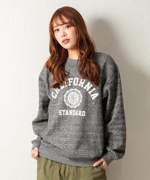 GGD（ジージーディー）の「あったか裏起毛プリントロゴトレーナー（スウェット・レディース・ブラック系1/ネイビー系/ブラック/レッド/グレー/グリーン系1/ネイビー/グレー系/ブラック系/グレー系1/ブラック系2/ブルー系/グリーン/グリーン系/ホワイト/ブルー/ブラック系3/レッド系/ブルー系1/ブルー系2/グレー系3/ブラック系4/グレー系2/グリーン系2/ブルー系5/レッド系1/レッド系2/ブルー系3/ブルー系4/グリーン系3/ブラック系5/ブラック系6/ブラック系7/グレー系4/グレー系5/グレー系6・L/LL/M）」の7枚目の写真