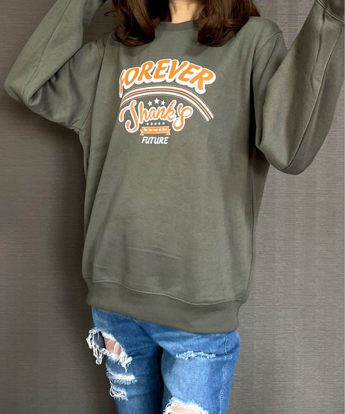 GGD（ジージーディー）の「あったか裏起毛プリントロゴトレーナー（スウェット・レディース・ブラック系1/ネイビー系/ブラック/レッド/グレー/グリーン系1/ネイビー/グレー系/ブラック系/グレー系1/ブラック系2/ブルー系/グリーン/グリーン系/ホワイト/ブルー/ブラック系3/レッド系/ブルー系1/ブルー系2/グレー系3/ブラック系4/グレー系2/グリーン系2/ブルー系5/レッド系1/レッド系2/ブルー系3/ブルー系4/グリーン系3/ブラック系5/ブラック系6/ブラック系7/グレー系4/グレー系5/グレー系6・L/LL/M）」の21枚目の写真