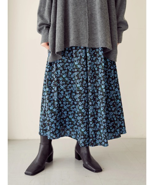 Editt by YECCA VECCA（エディットバイイェッカヴェッカ）の「ヴィンテージフラワー柄スカート＊（スカート・レディース・レッド/ブルー・FREE）」の9枚目の写真