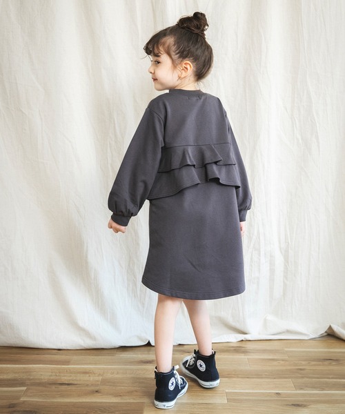 BRANSHES（ブランシェス）の「【WEB限定】バック2段フリル長袖ワンピース（ワンピース・キッズ・チャコールグレー/ピンク/ライトグリーン・120/140/130/150/110/100）」の13枚目の写真