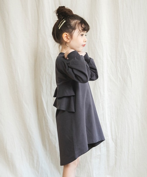 BRANSHES（ブランシェス）の「【WEB限定】バック2段フリル長袖ワンピース（ワンピース・キッズ・チャコールグレー/ピンク/ライトグリーン・120/140/130/150/110/100）」の4枚目の写真