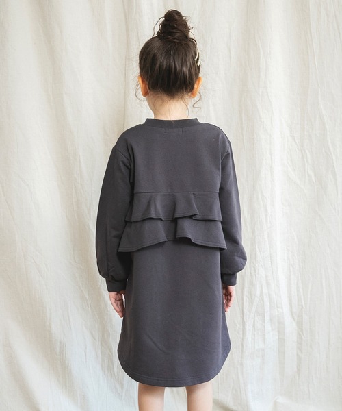 BRANSHES（ブランシェス）の「【WEB限定】バック2段フリル長袖ワンピース（ワンピース・キッズ・チャコールグレー/ピンク/ライトグリーン・120/140/130/150/110/100）」の5枚目の写真