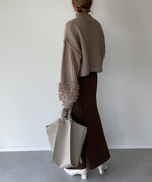 y/m by misato（イムバイミサト）の「編地切り替えショート丈ニットトップス（ニット/セーター・レディース・グレイッシュベージュ/ブラック・FREE）」の14枚目の写真