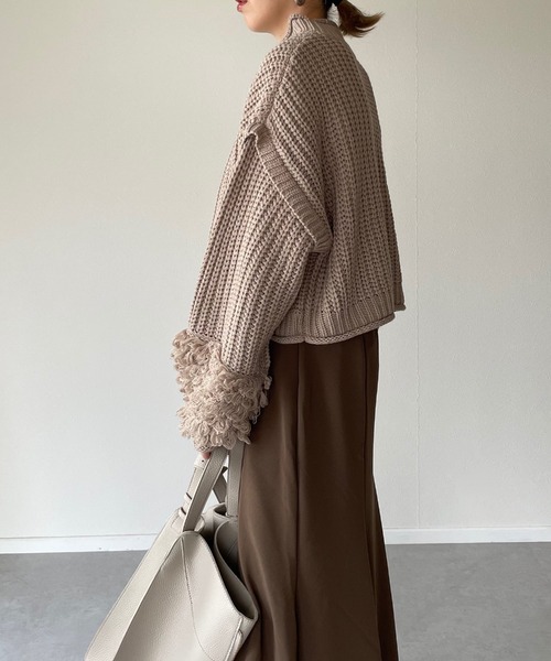 y/m by misato（イムバイミサト）の「編地切り替えショート丈ニットトップス（ニット/セーター・レディース・グレイッシュベージュ/ブラック・FREE）」の20枚目の写真