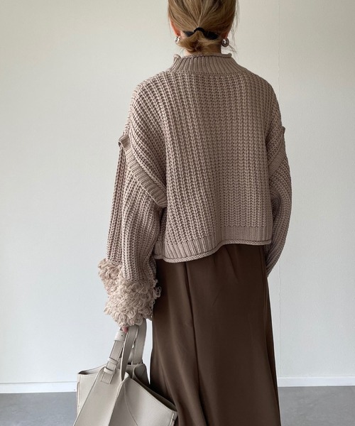 y/m by misato（イムバイミサト）の「編地切り替えショート丈ニットトップス（ニット/セーター・レディース・グレイッシュベージュ/ブラック・FREE）」の15枚目の写真