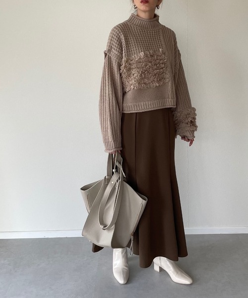 y/m by misato（イムバイミサト）の「編地切り替えショート丈ニットトップス（ニット/セーター・レディース・グレイッシュベージュ/ブラック・FREE）」の6枚目の写真