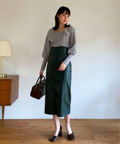 EPIMI E'PIMMY（エピミエピミー）の「フェイクレザーカマーバンドナロースカート（スカート・レディース・ブラック/グリーン/グレイッシュベージュ・MEDIUM）」の7枚目の写真