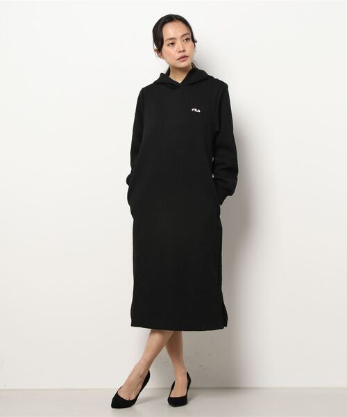 FILA（フィラ）の「【FILA/フィラ】FILA フーディーワンピース（ワンピース・レディース・ブラック/ピンク/チャコール・LL/3L/M/L）」の2枚目の写真